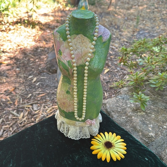 💃 Unique, Boutique, Hand-crafted Woman’s Form to Display Jewelry/Use as Decor! - Picture 7 of 11